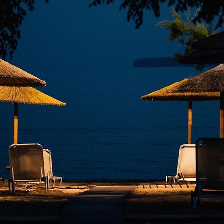 Zoe Seaside Resort Ялова Екстер'єр фото
