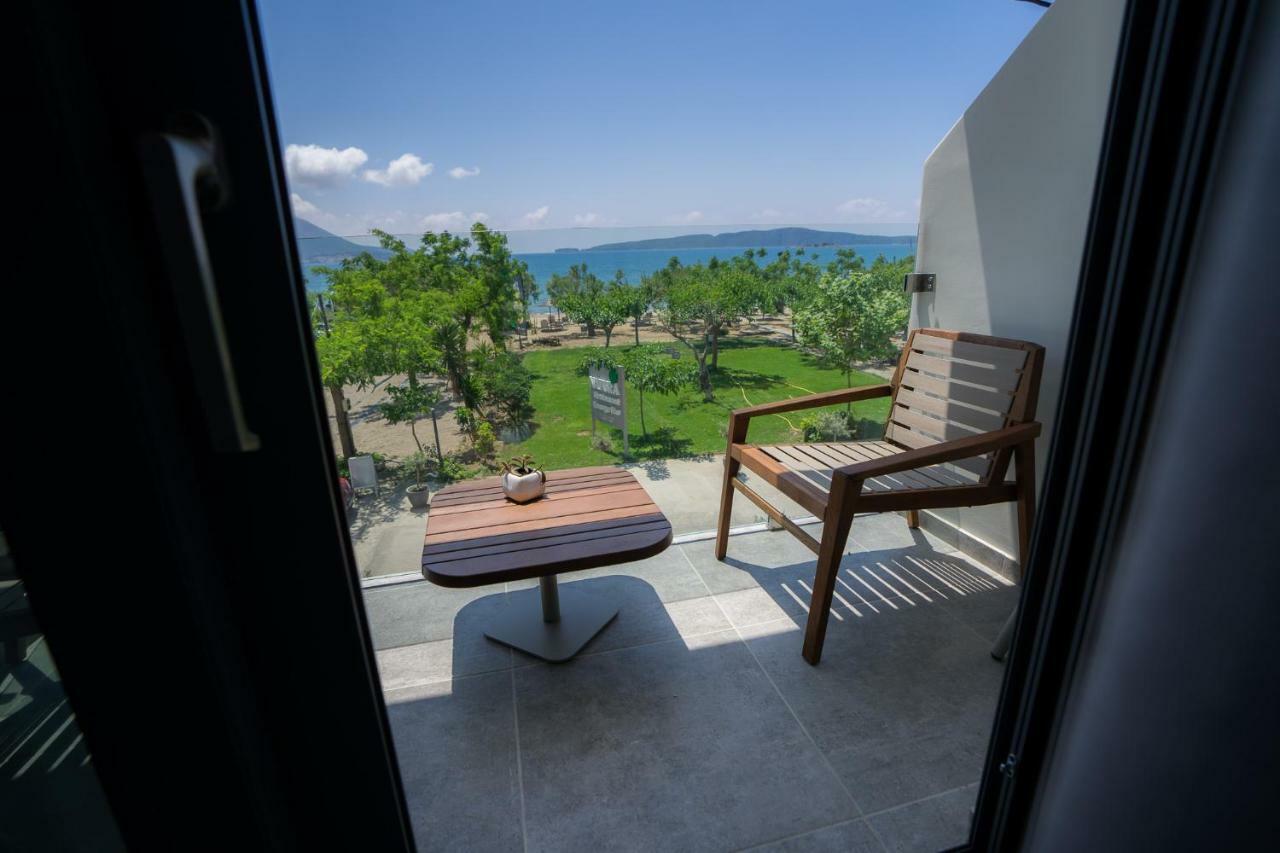 Zoe Seaside Resort Ялова Екстер'єр фото